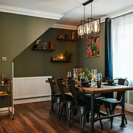 Urban Oasis, Stylish Townhouse In Central Cardiff Exterior photo